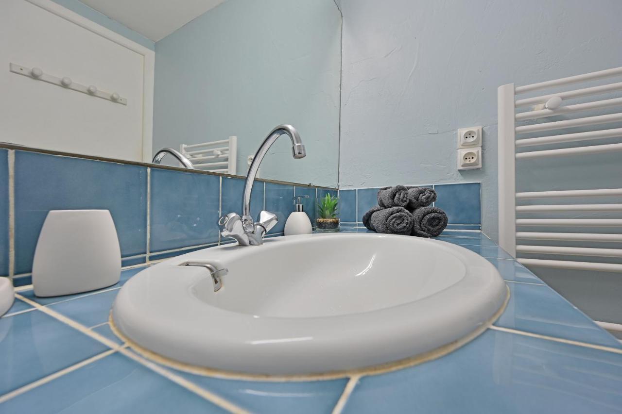 Appartement Au Calme En Plein Centre-Ville ニーム エクステリア 写真