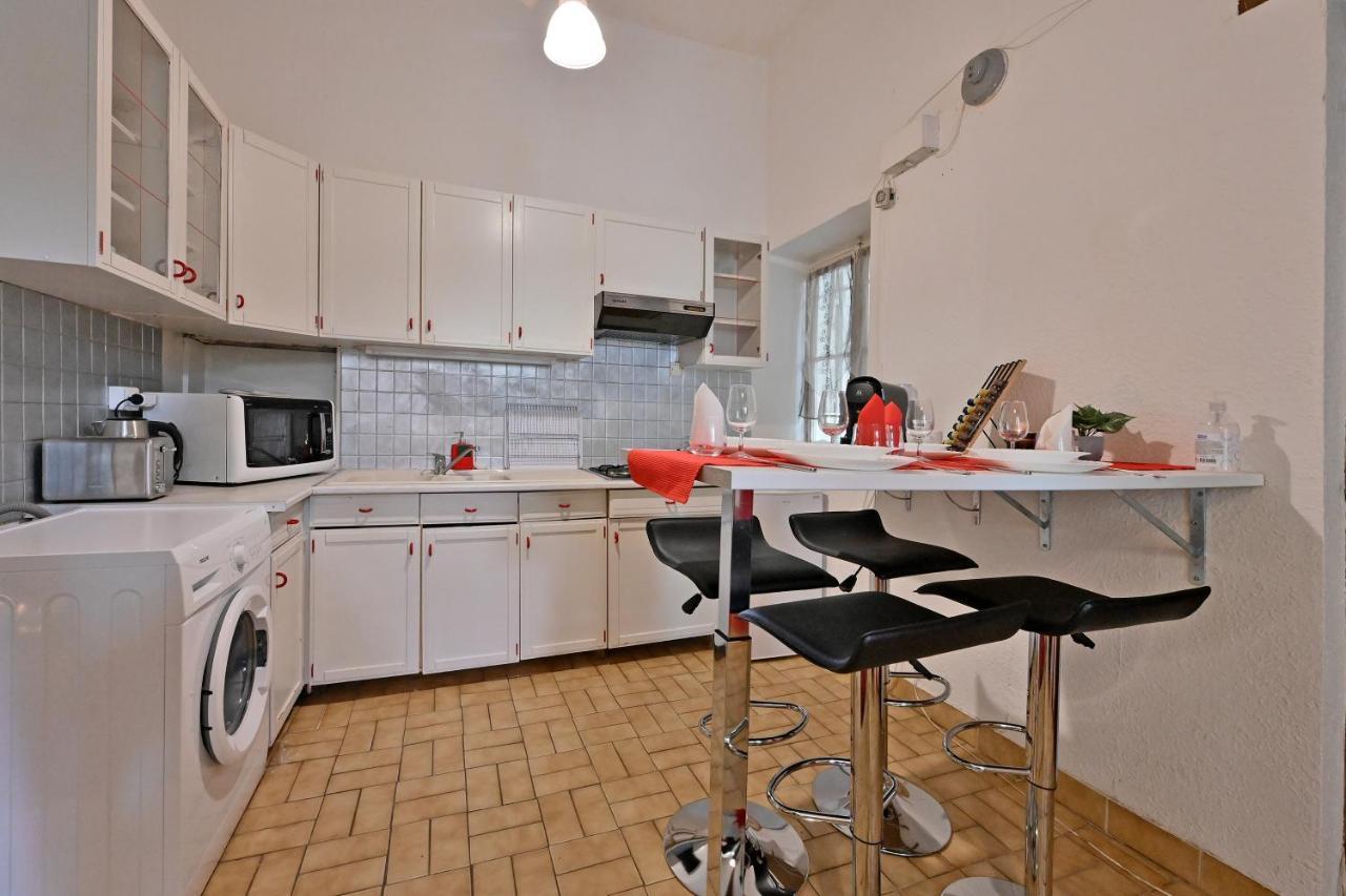 Appartement Au Calme En Plein Centre-Ville ニーム エクステリア 写真